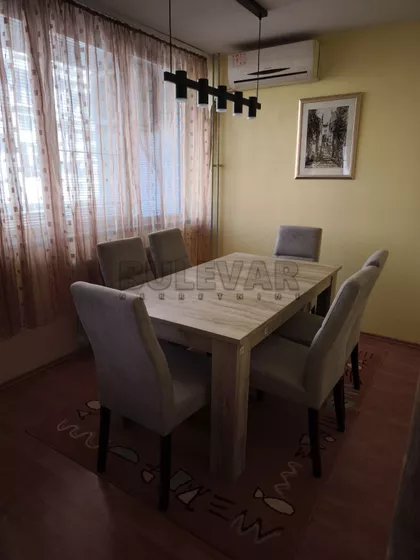 Cara Uroša | 4zida.rs