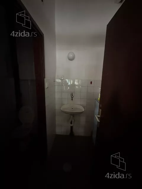 Lokal | 4zida