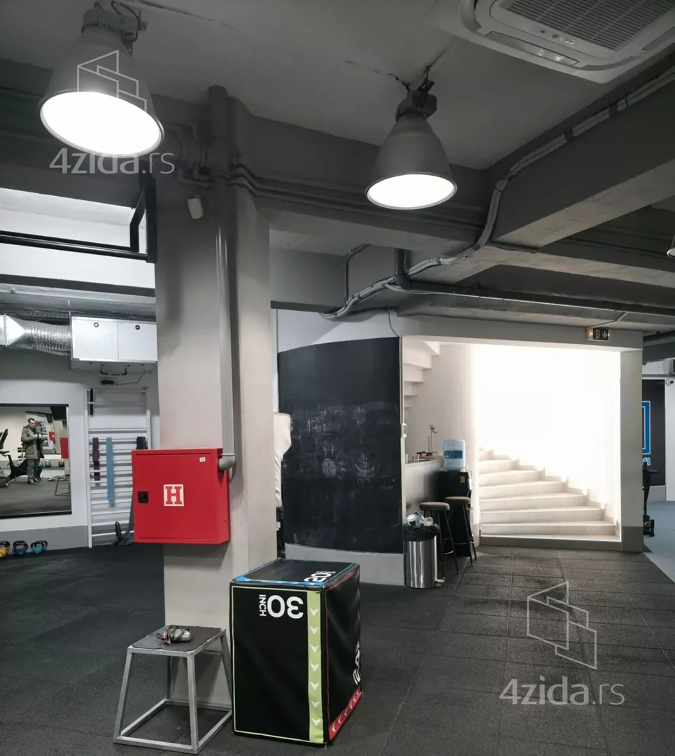 Poslovni prostor | 4zida