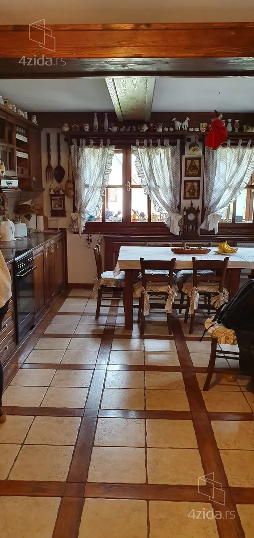 4-etažna kuća | 4zida