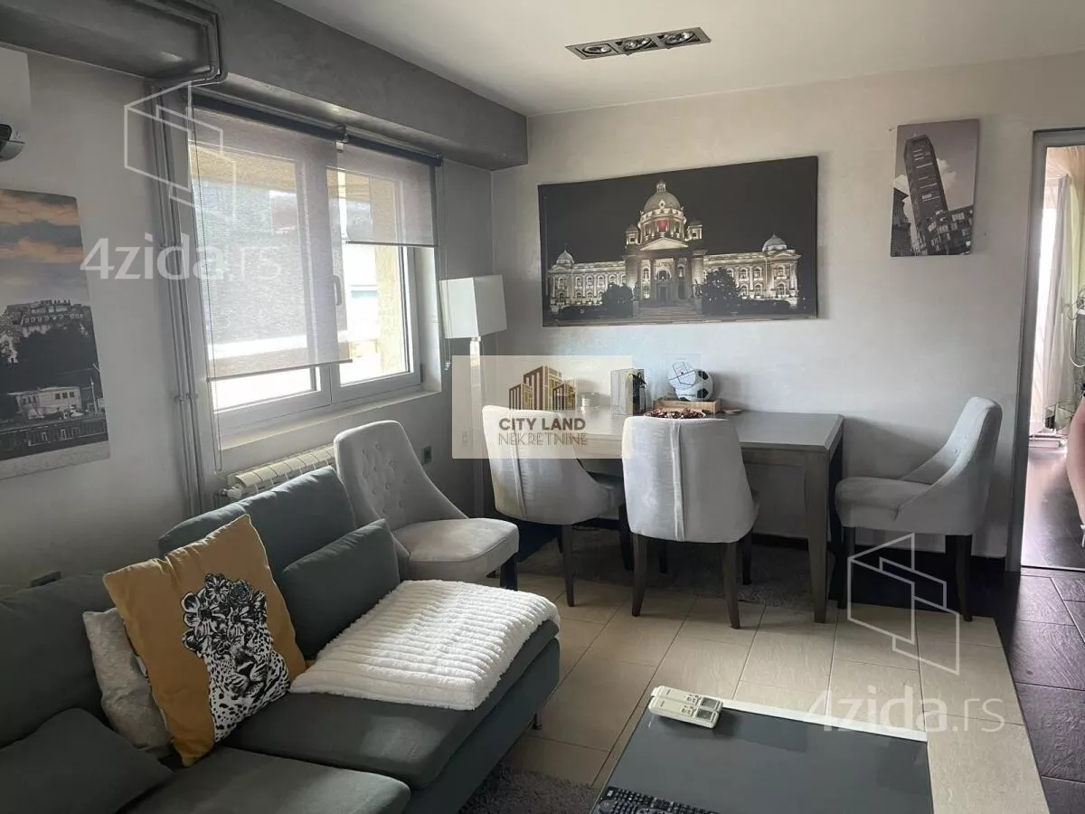 Petosoban stan | 4zida