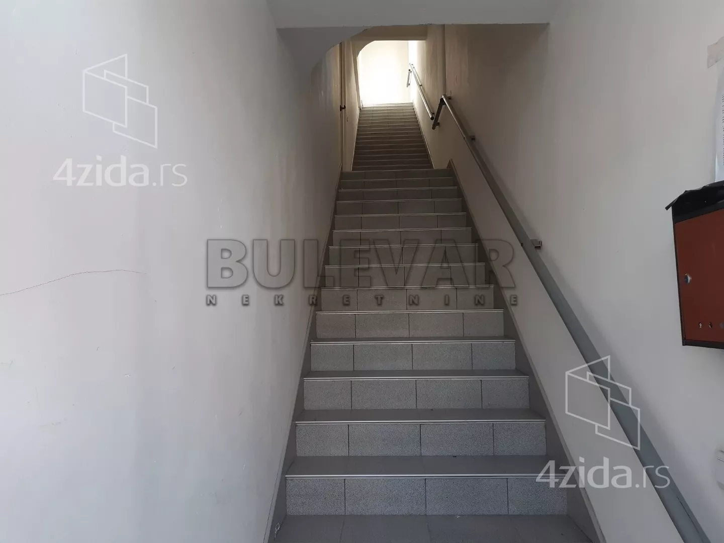 Lokal | 4zida