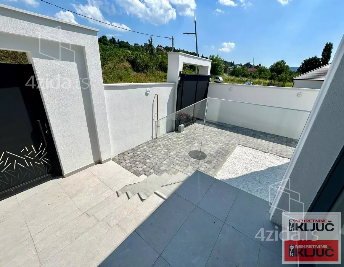 Kuća | 4zida