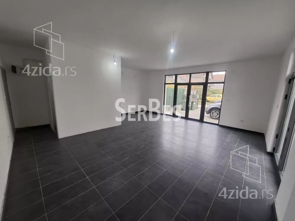 Poslovna zgrada | 4zida