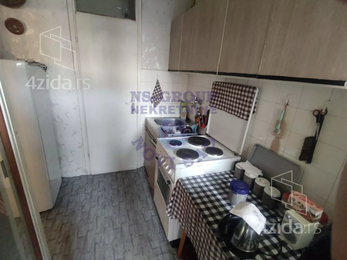 Troiposoban stan | 4zida