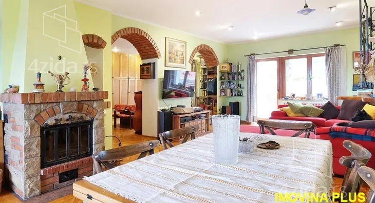 Šestosoban stan | 4zida