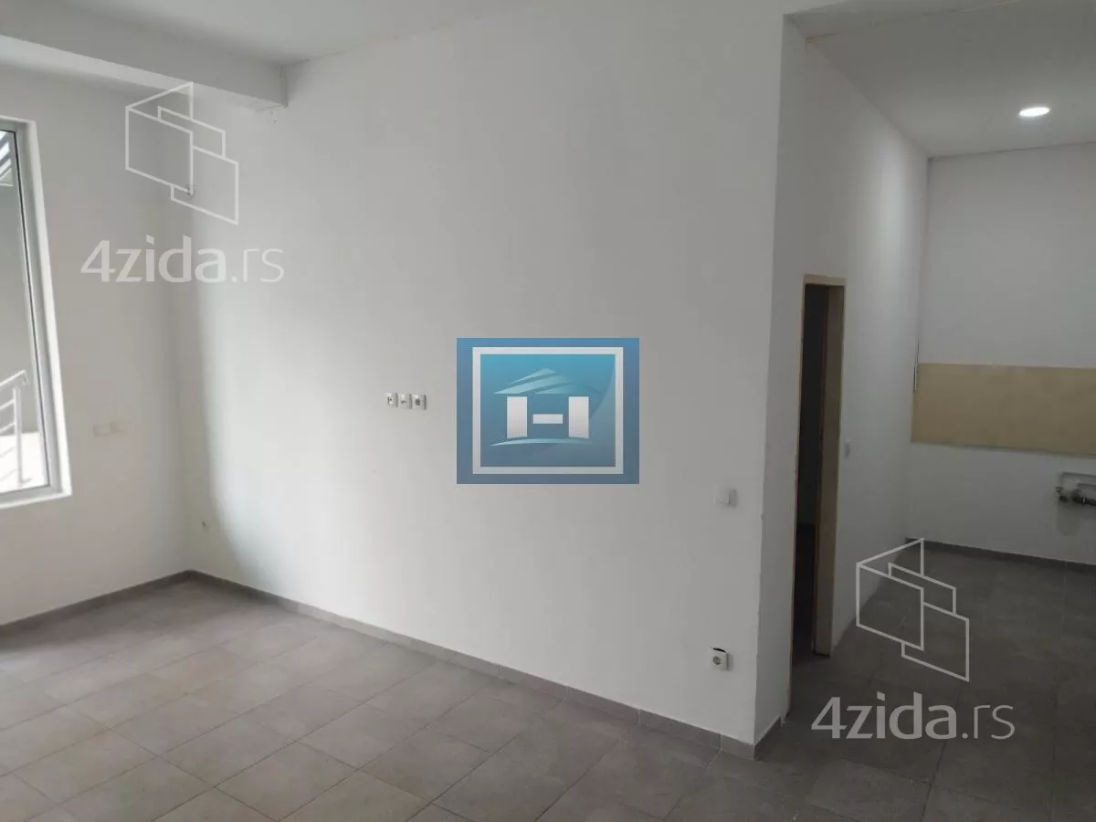 Lokal | 4zida