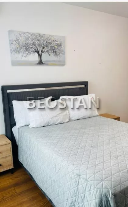 Tadije Sondermajera | 4zida.rs