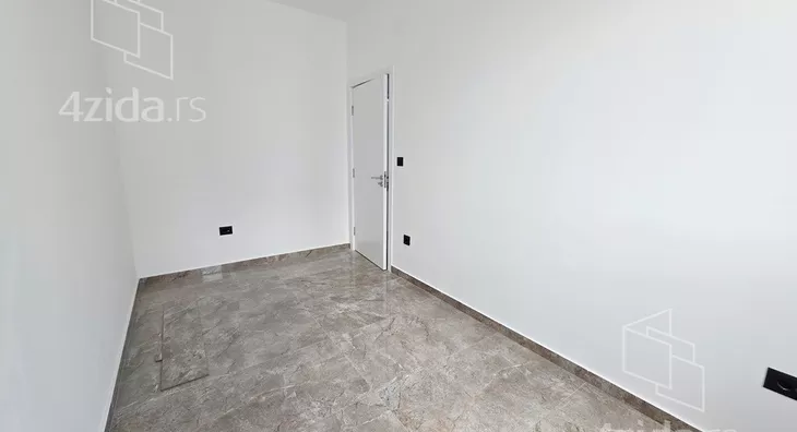 Četvoroiposoban stan | 4zida
