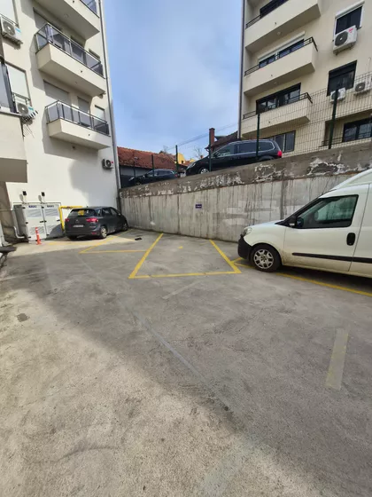 Stanislava Biničkog 20B | 4zida.rs