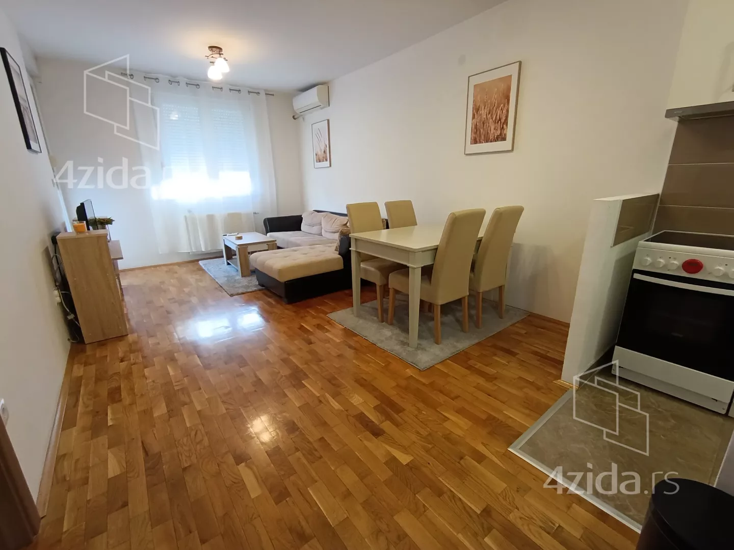 Jednoiposoban stan | 4zida