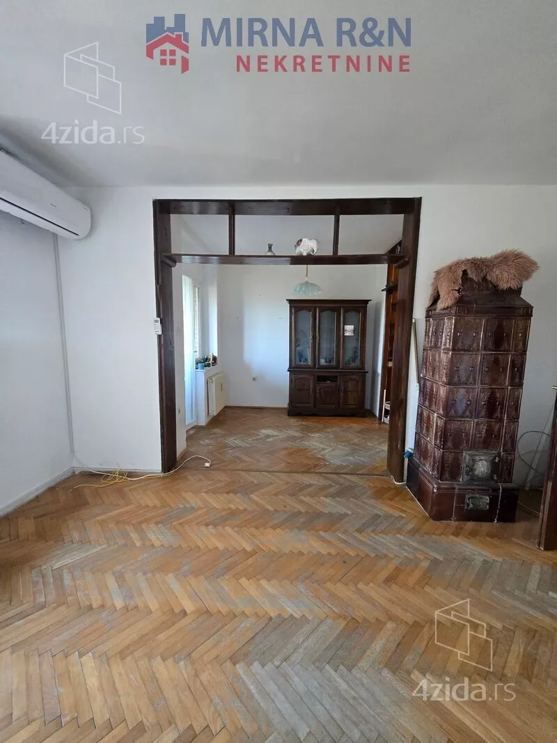 Četvoroiposoban stan | 4zida