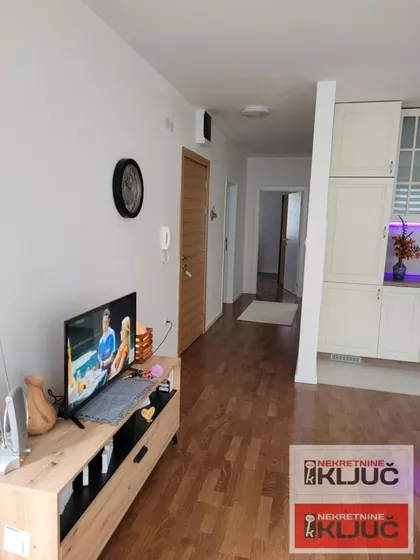 Lipov Gaj | 4zida.rs