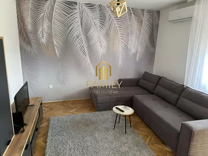 Bulevar Cara Lazara | 4zida.rs