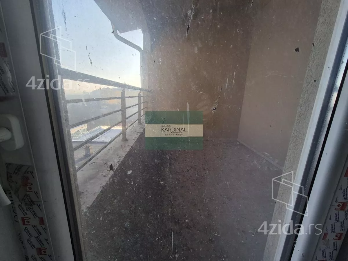 Šestosoban stan | 4zida