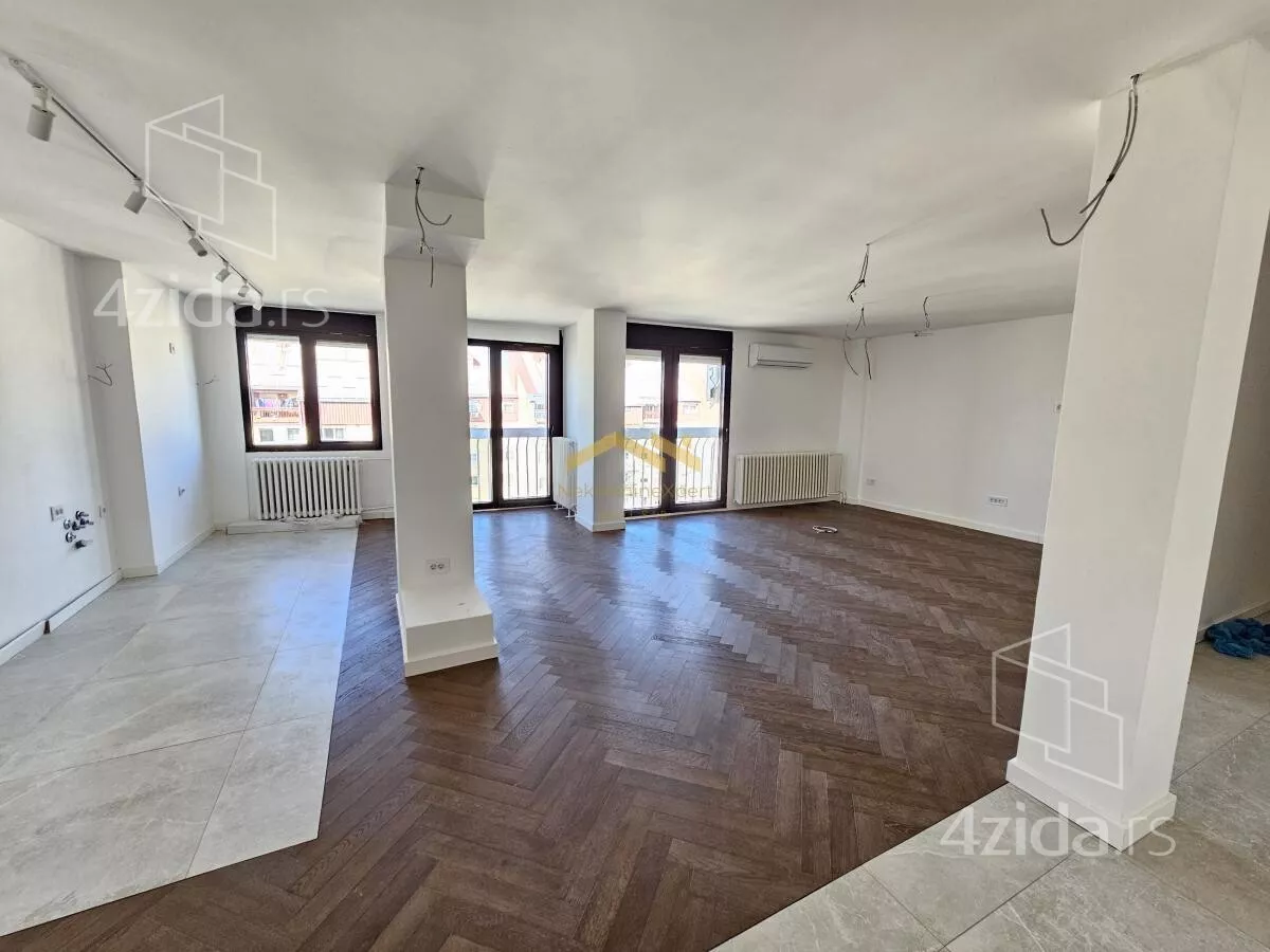 Četvoroiposoban stan | 4zida