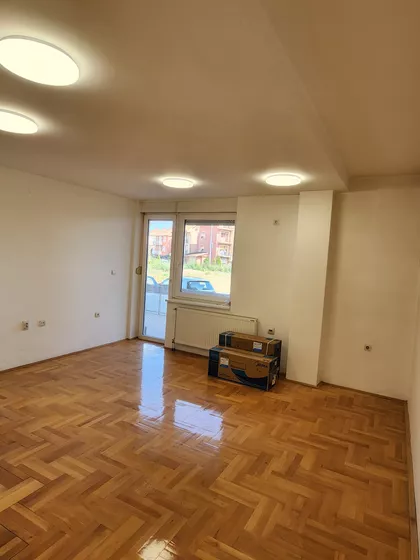 Romanijska 15A | 4zida.rs