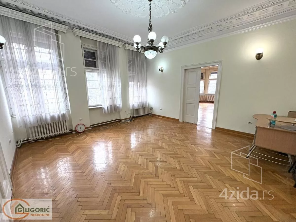 Šestosoban stan | 4zida