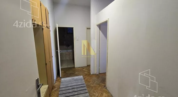 Četvoroiposoban stan | 4zida