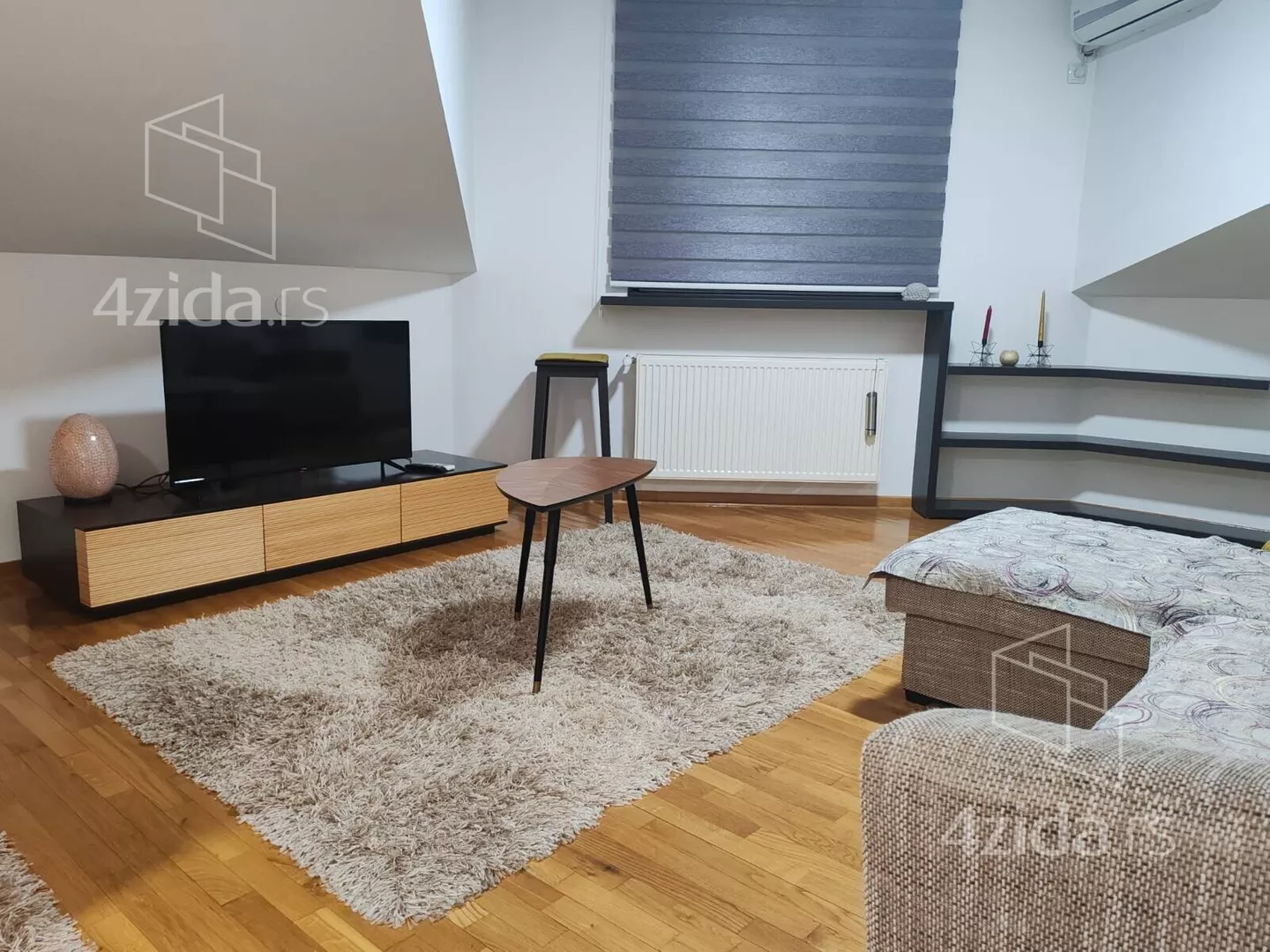 Jednoiposoban stan | 4zida