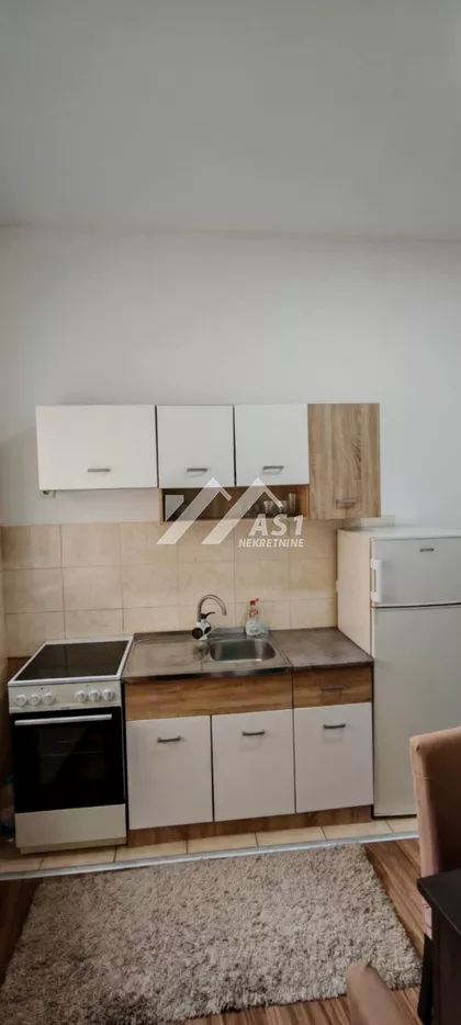 Heroja Pinkija | 4zida.rs