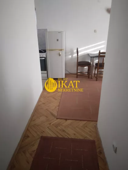 Ivana Sarića | 4zida.rs