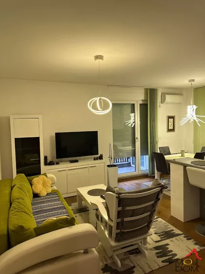 Cara Dušana | 4zida.rs