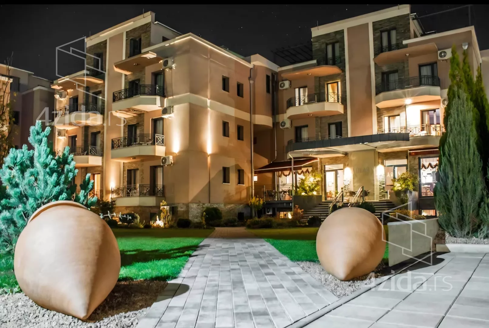 Jednoiposoban stan | 4zida