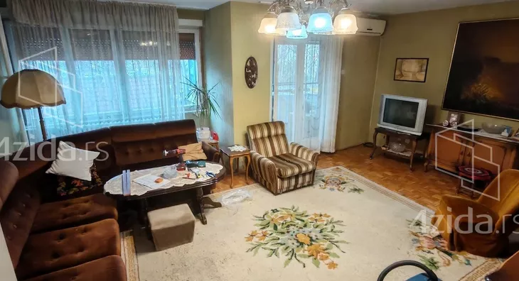 Troiposoban stan | 4zida