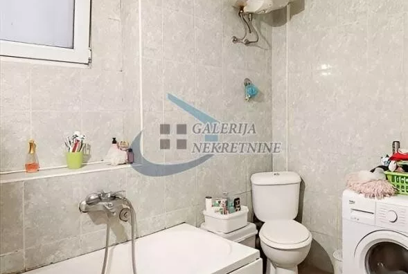 Četvoroiposoban stan | 4zida