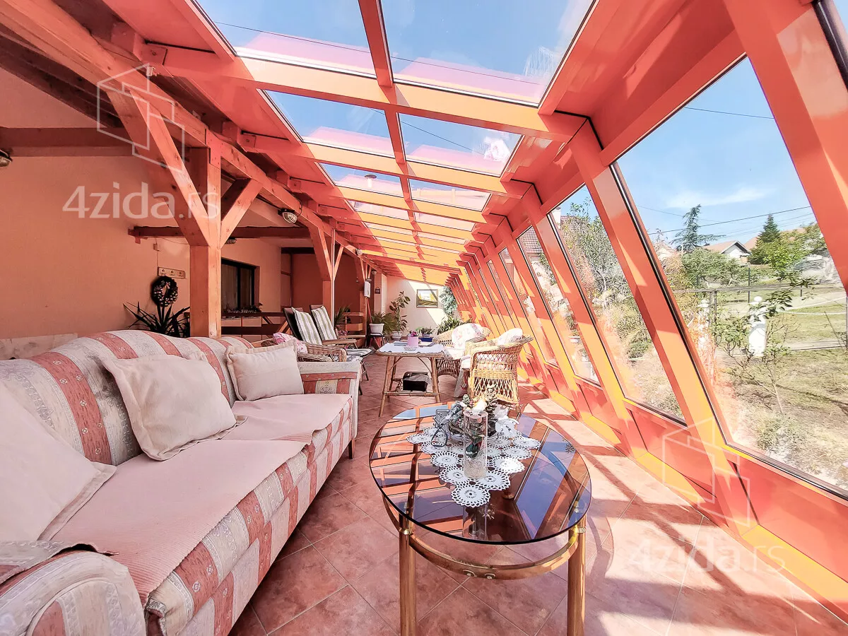 5-etažna kuća | 4zida