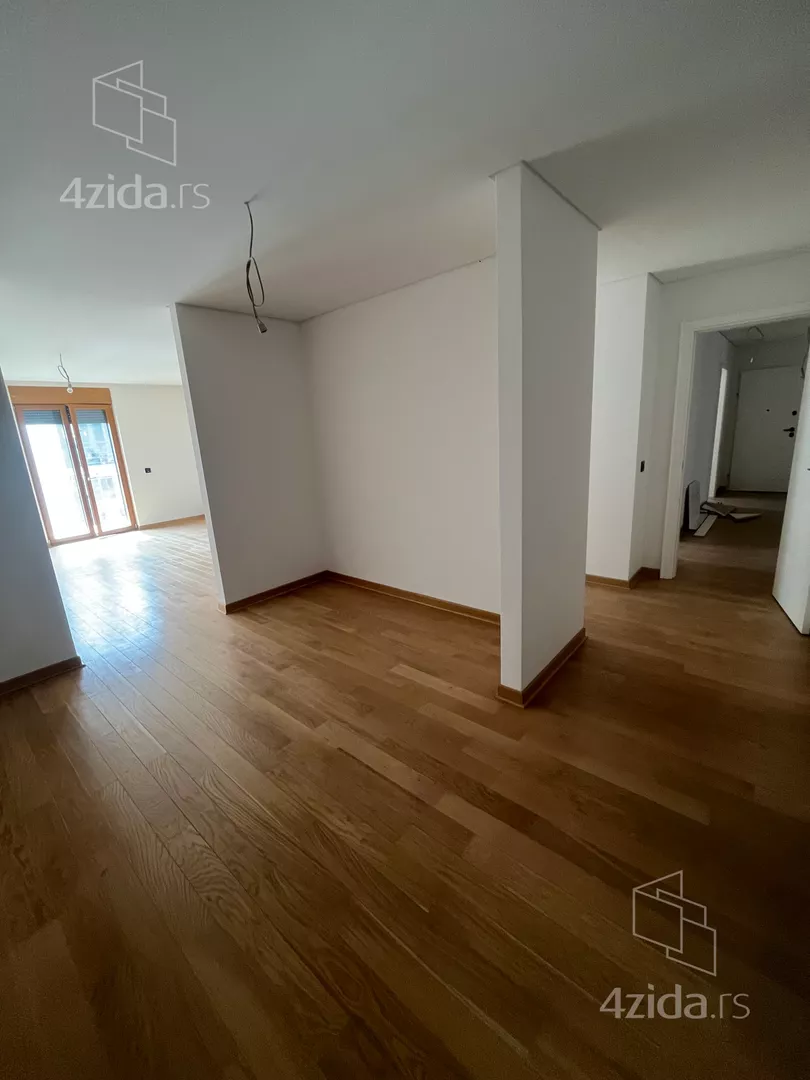 Petosoban stan | 4zida