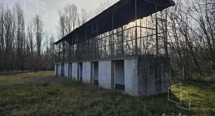 Poslovna zgrada | 4zida