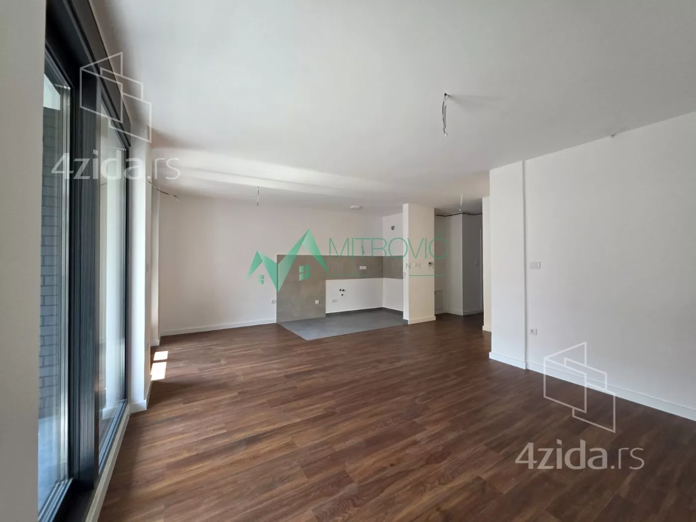 Šestosoban stan | 4zida