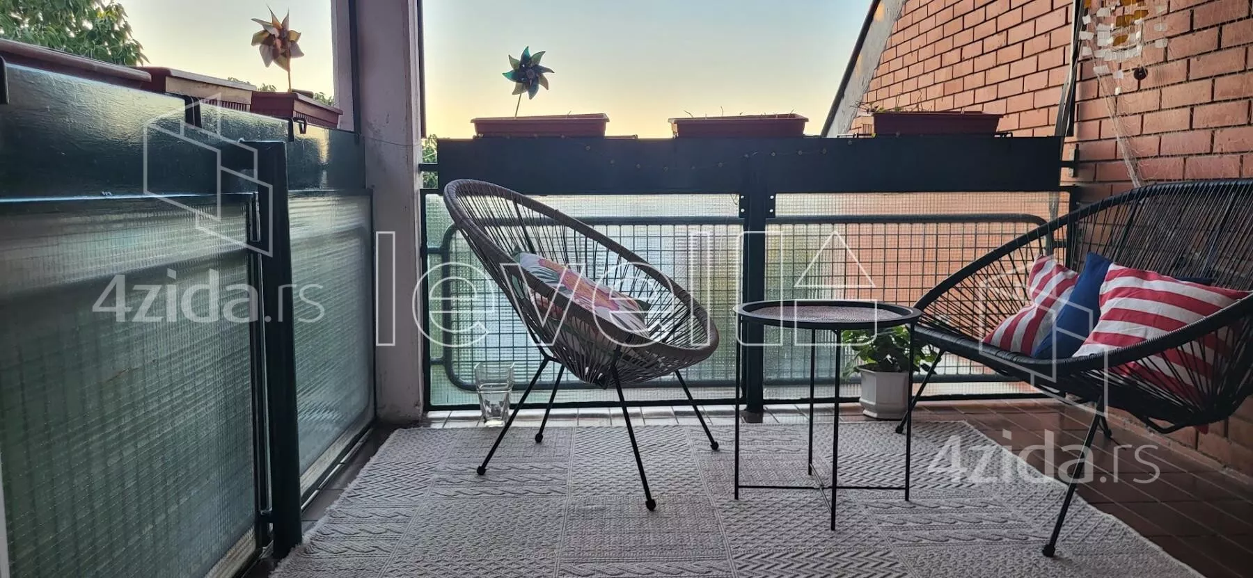 Troiposoban stan | 4zida