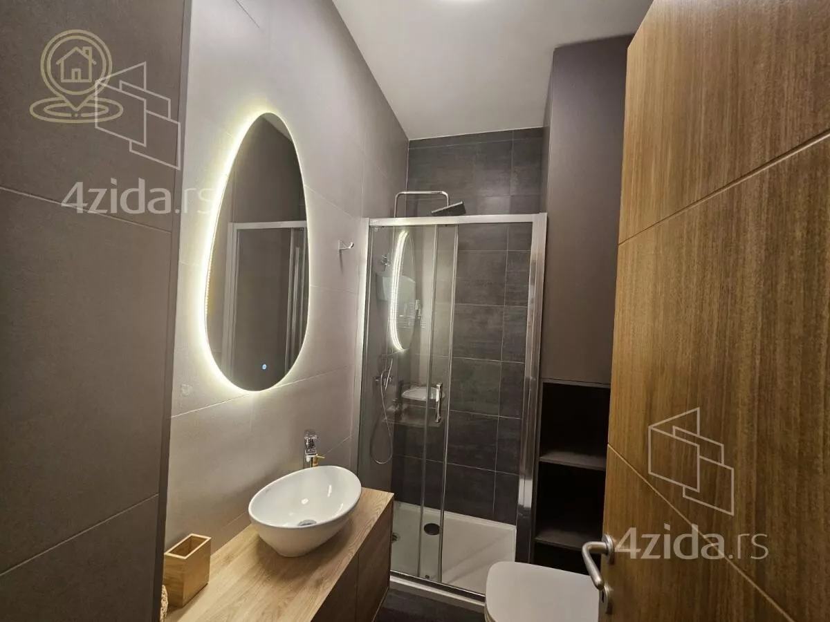 Četvoroiposoban stan | 4zida