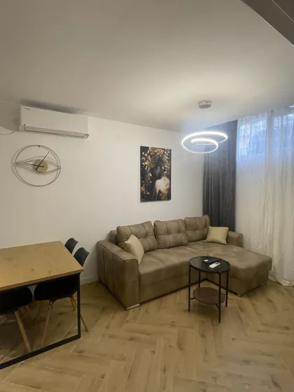 Crnogorska 11 | 4zida.rs