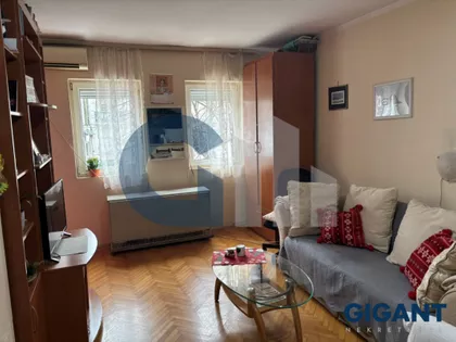 Bata Lakina | 4zida.rs