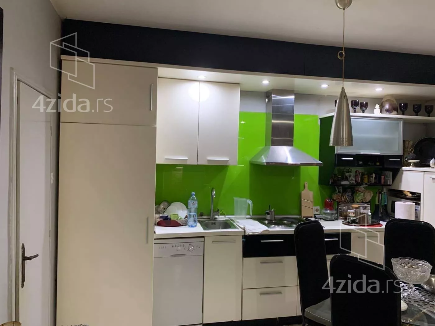 Lokal | 4zida