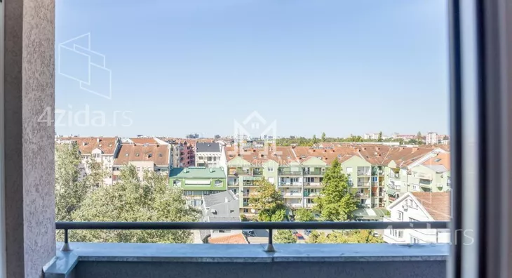 Šestosoban stan | 4zida