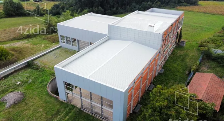 Poslovna zgrada | 4zida