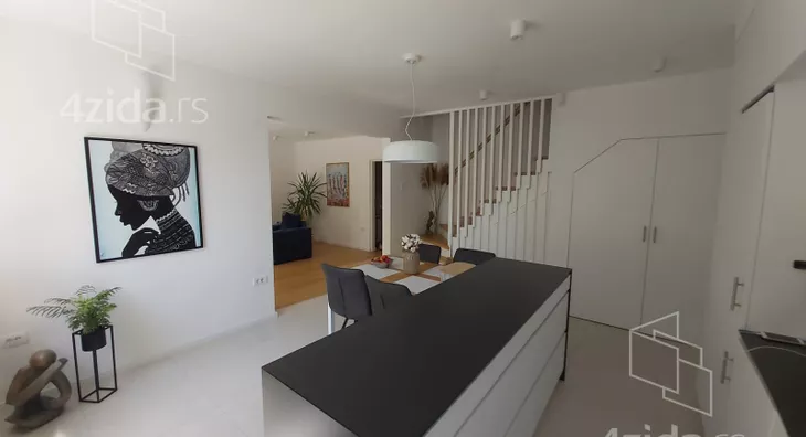 Petosoban stan | 4zida