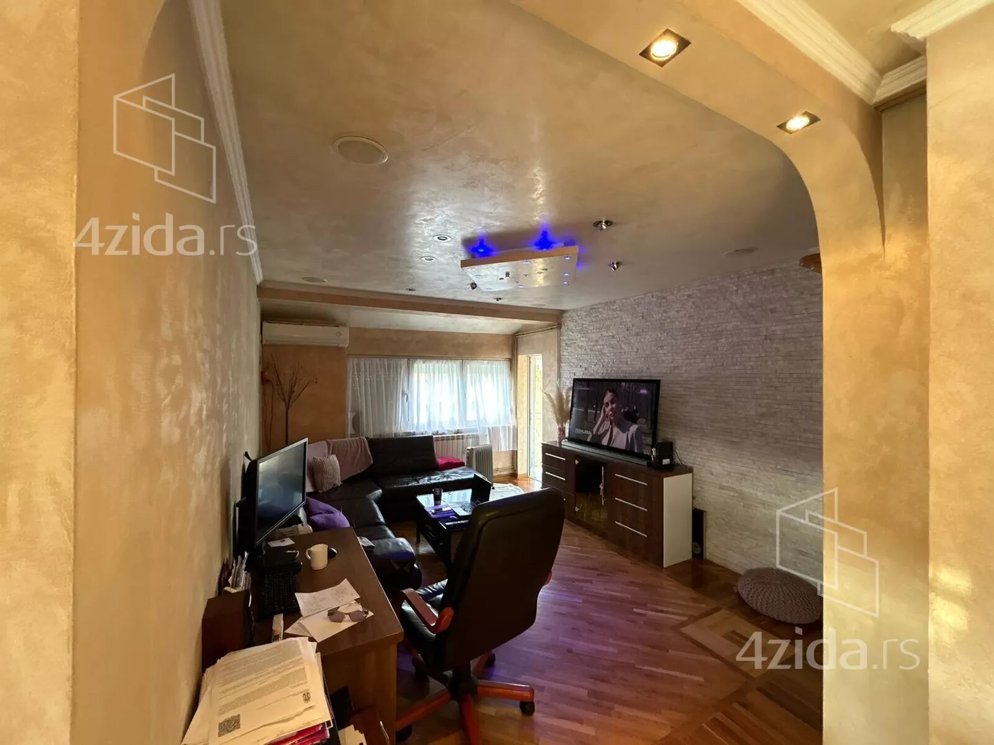 Četvoroiposoban stan | 4zida