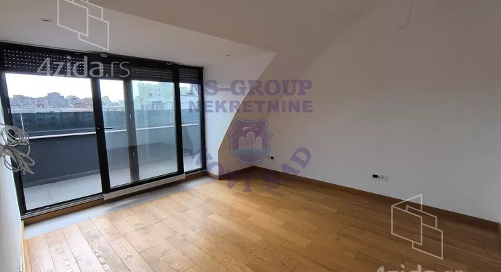 Petosoban stan | 4zida