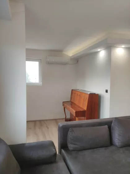 Luke Vojvodića 17 | 4zida.rs