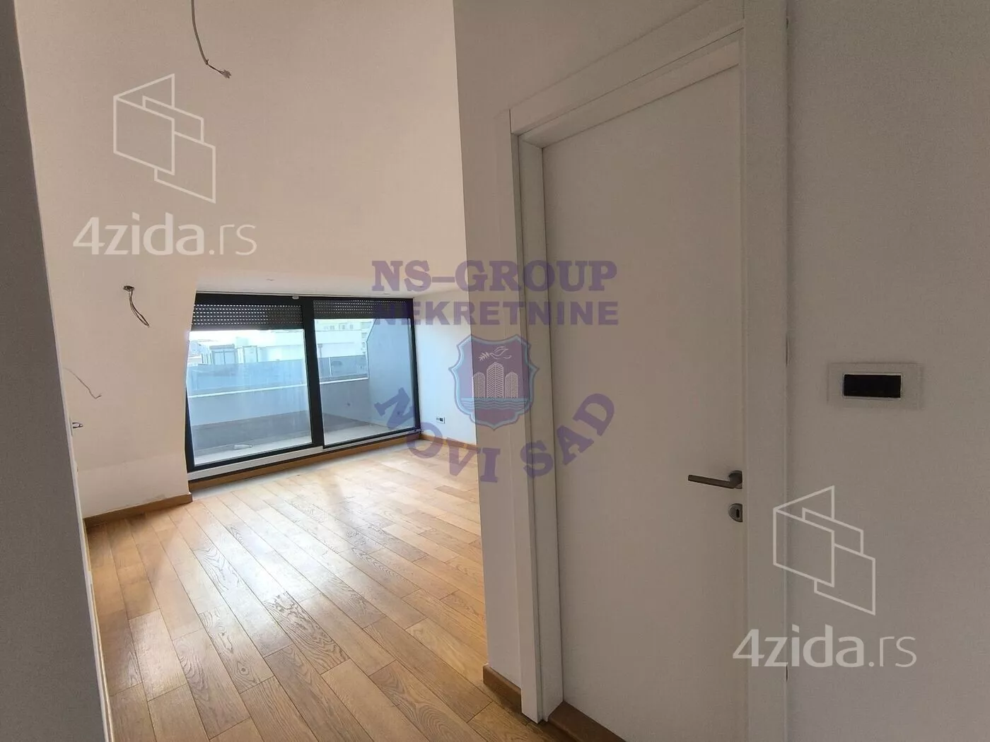 Petosoban stan | 4zida