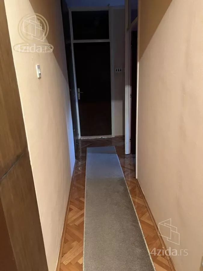 Četvoroiposoban stan | 4zida