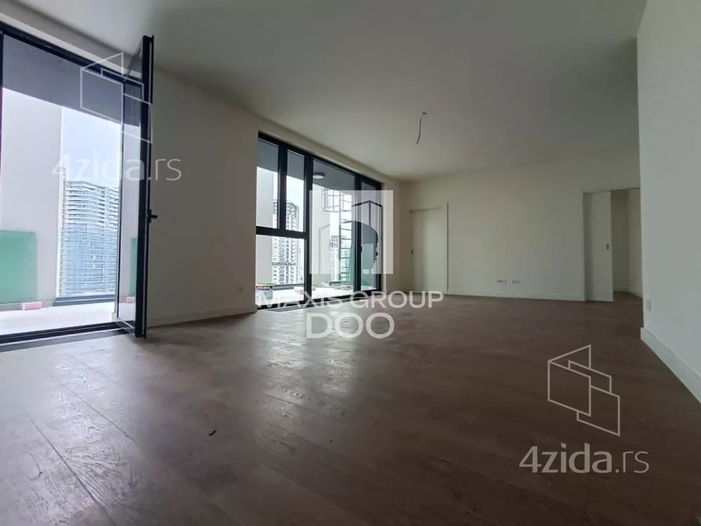 Šestosoban stan | 4zida