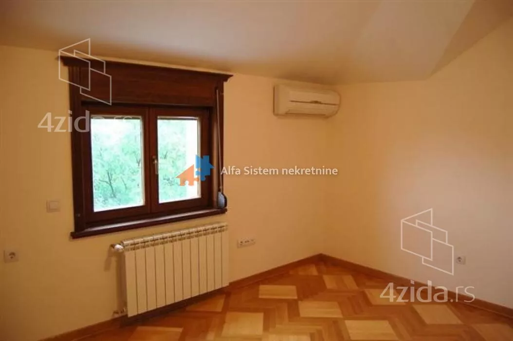 Šestosoban stan | 4zida