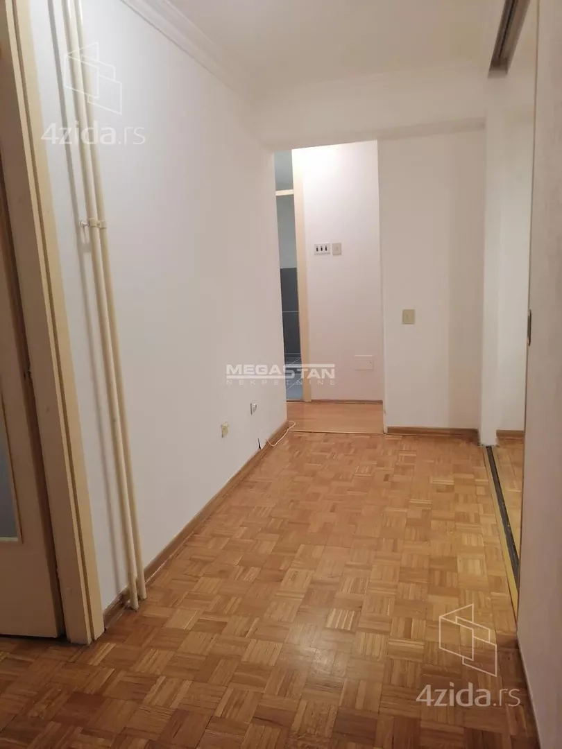 Četvoroiposoban stan | 4zida